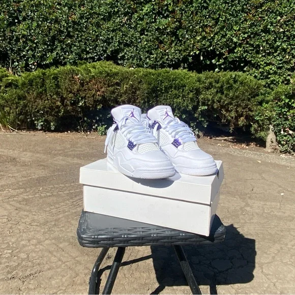 Jordan 4s Metallic purple - Picture 7 of 10
